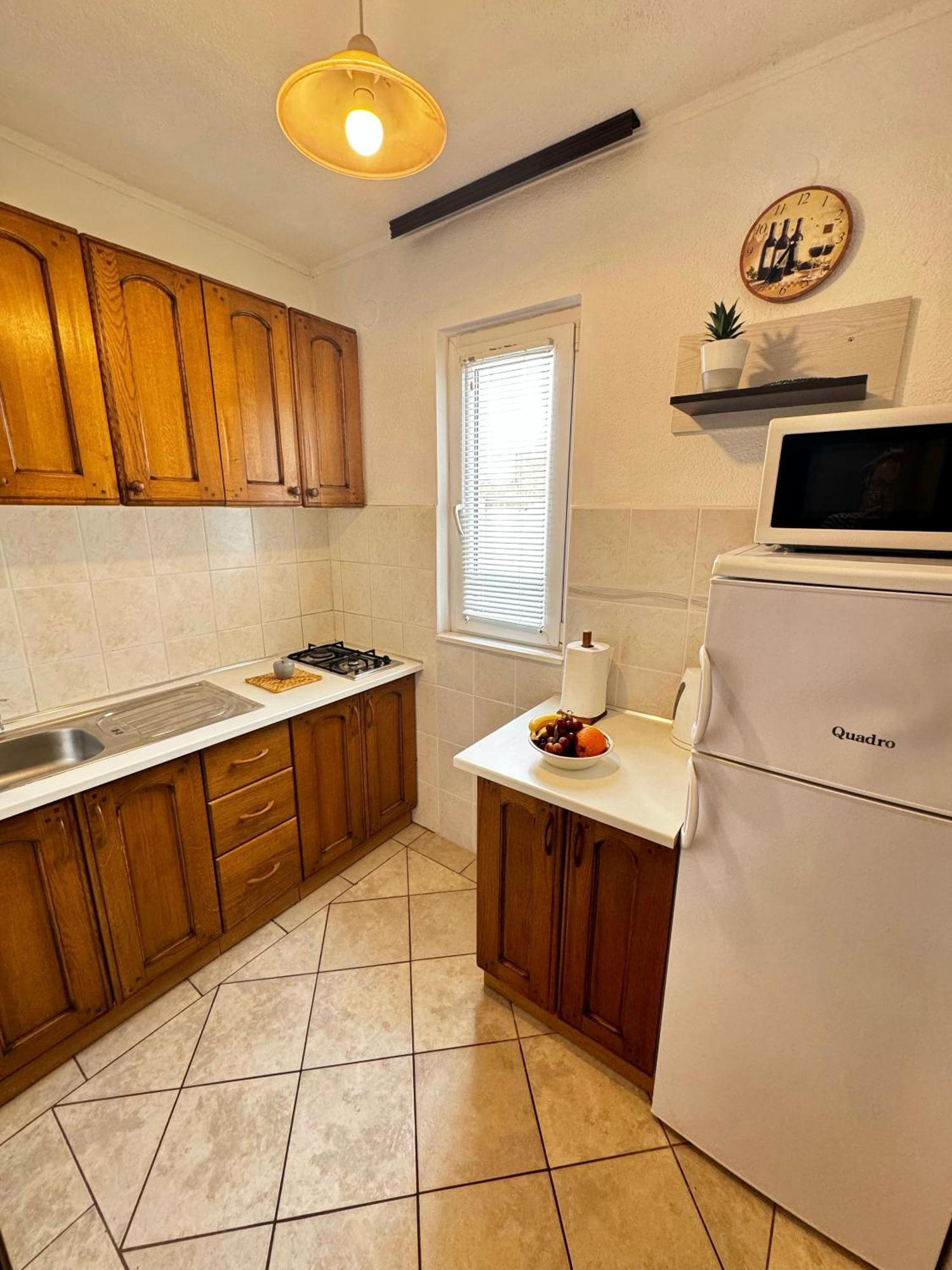 Apartmani Cvangic Vir Exterior foto
